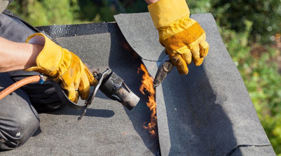 Professional gutter cleaning in Metuchen, NJ